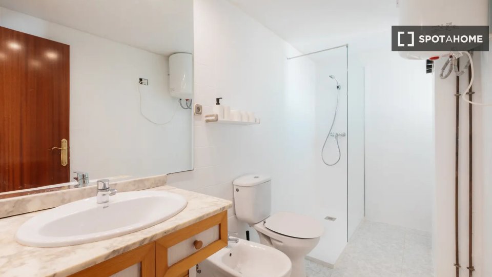 Double room Valencia, 5 beds — photo 11