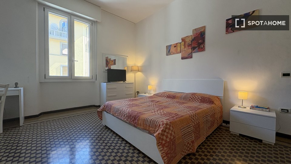 Double room Florence, 4 beds, 90m² — photo 14