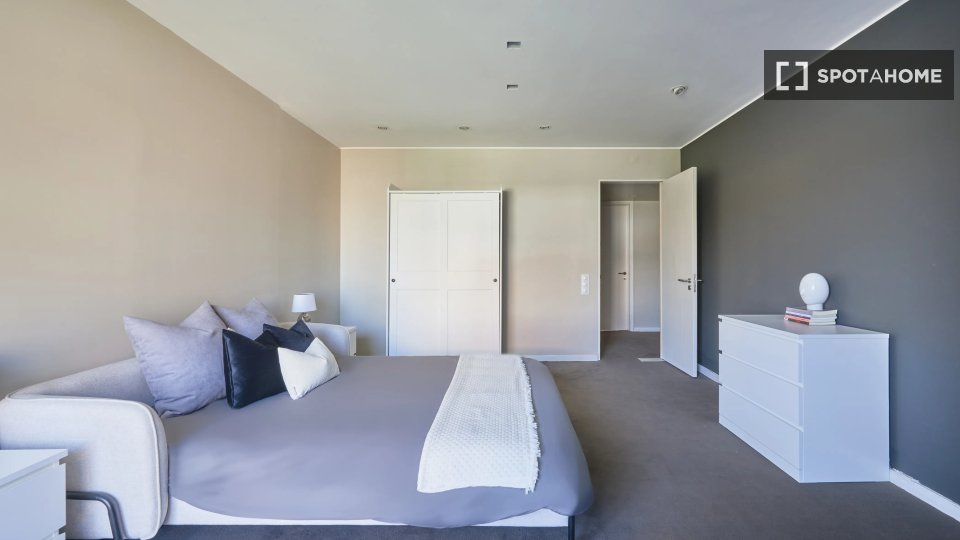 Double room Lisbon, 9 beds — photo 8