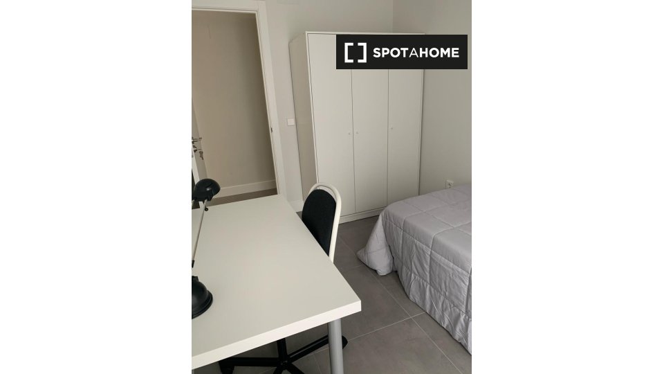 Double room Madrid, 5 beds — photo 1