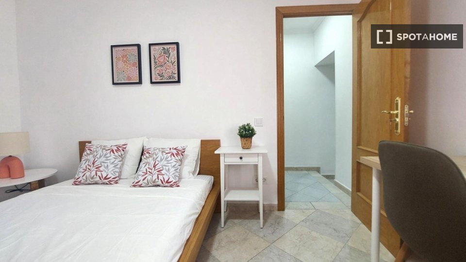 Double room Madrid, 4 beds, 95m² — photo 16