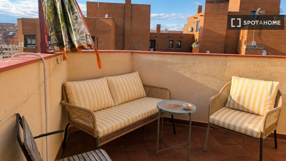 Double room Madrid, 2 beds, 90m² — photo 4
