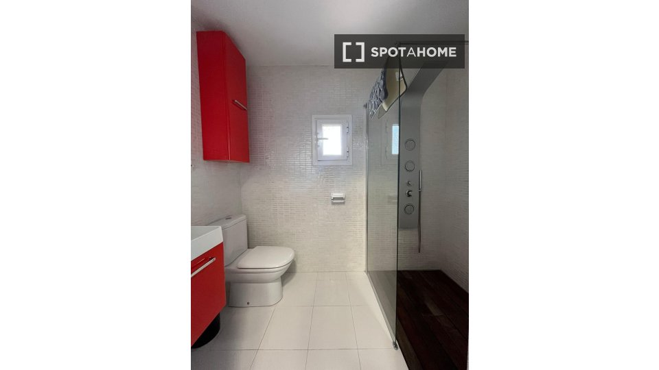 Apartment Barcelona, 4 beds, 180m² — photo 9