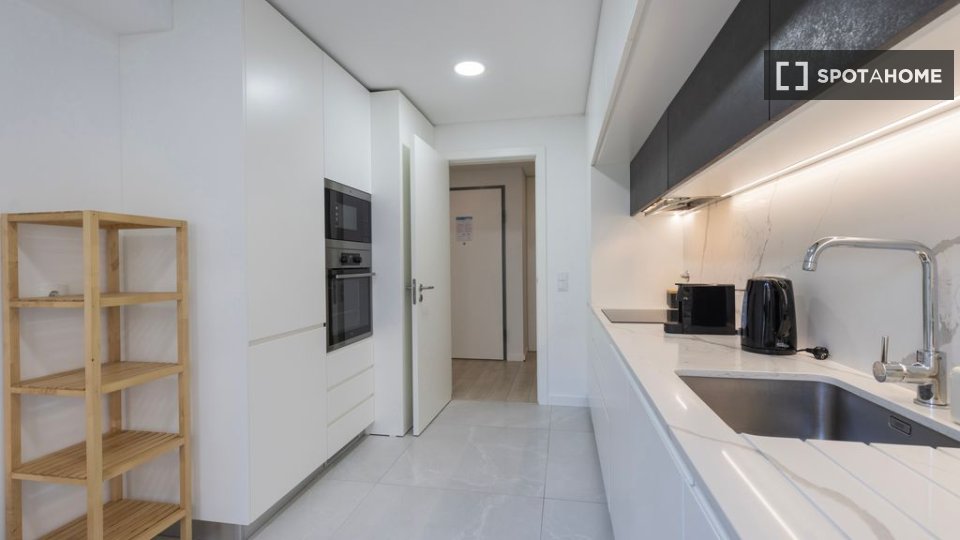Apartment Lisbon, 2 beds — photo 16