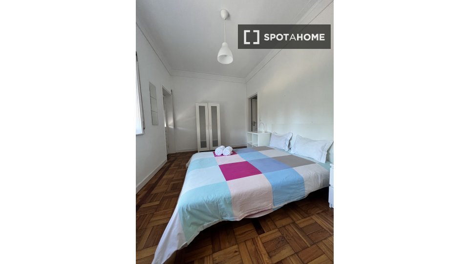 Double room Porto, 11 beds, 380m² — photo 10