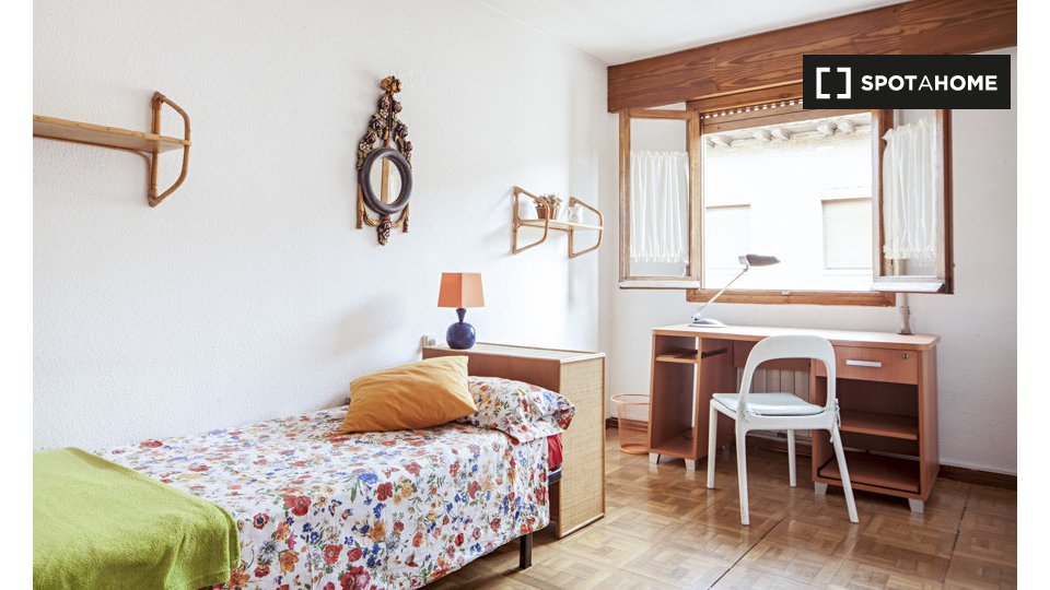 Double room Alcala_De_Henares, 6 beds, 180m² — photo 16