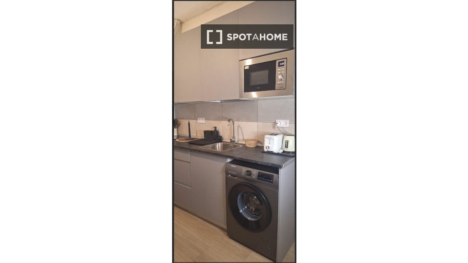 Double room Madrid, 5 beds — photo 12