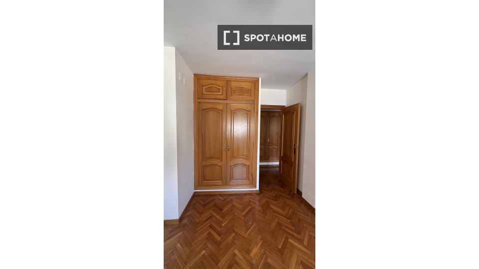 Double room Valencia, 5 beds, 240m² — photo 7