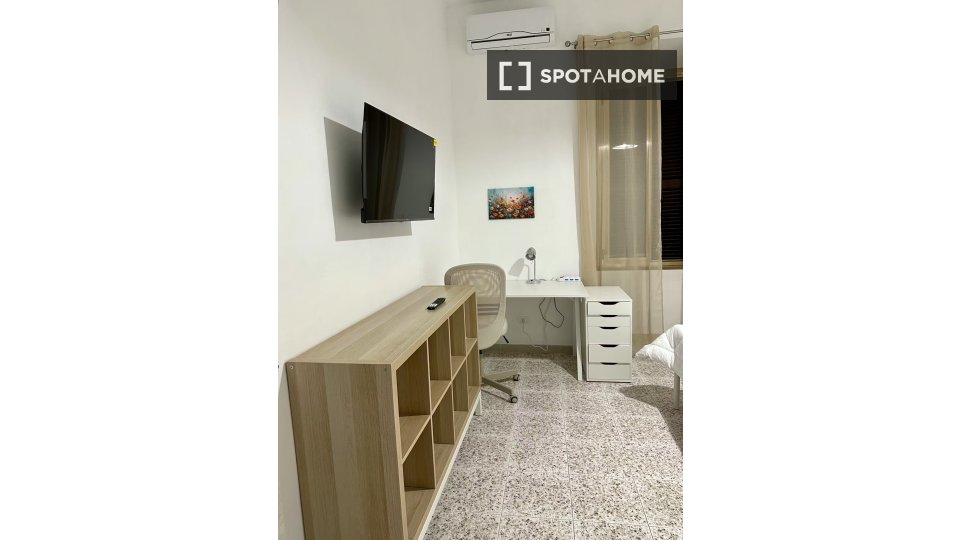 Double room Rome, 3 beds — photo 19