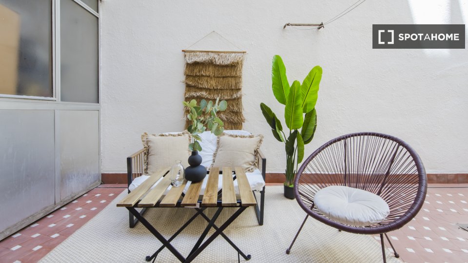 Double room Madrid, 6 beds, 117m² — photo 10