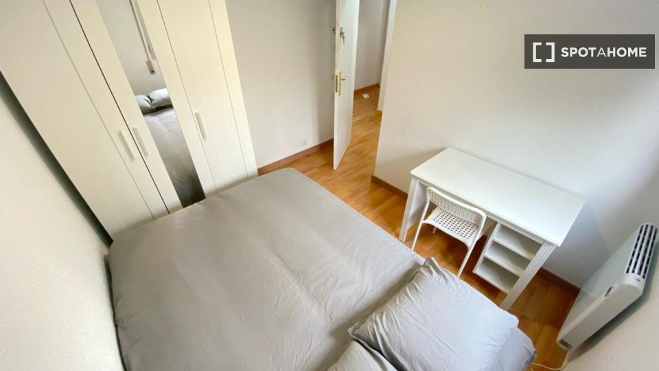 Double room Madrid, 4 beds — photo 1