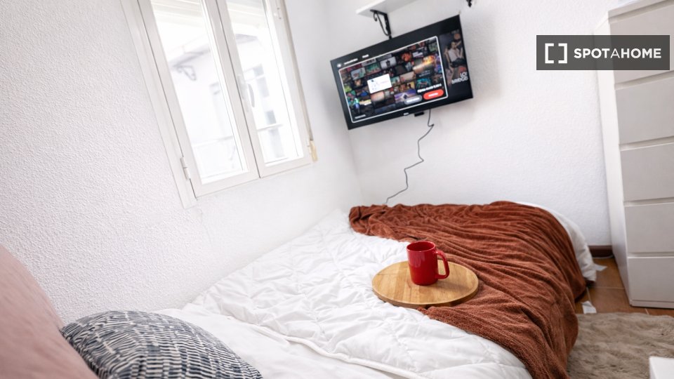 Double room Madrid, 4 beds, 75m² — photo 12