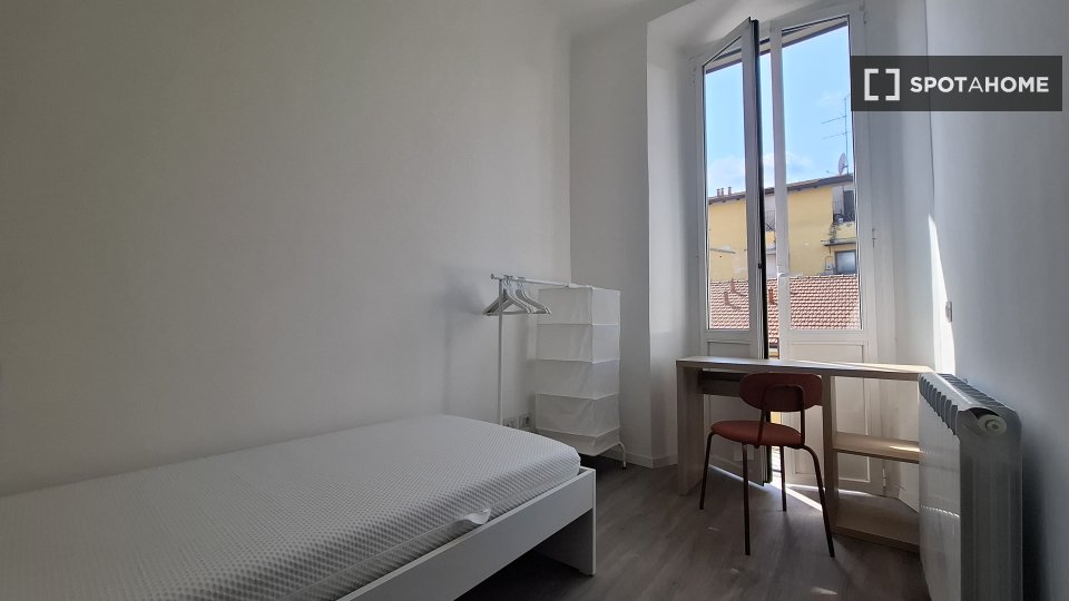 Double room Milan, 4 beds, 90m² — photo 9
