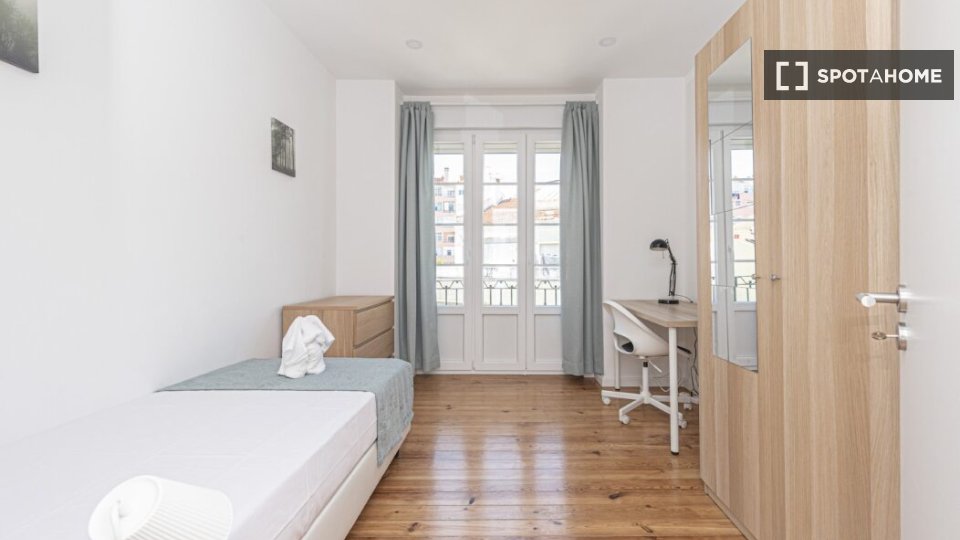 Double room Lisbon, 6 beds — photo 7