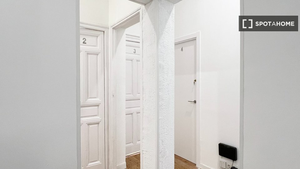 Double room Madrid, 6 beds — photo 19