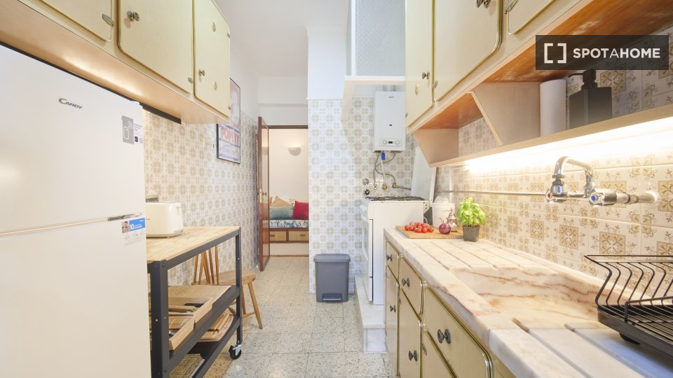 Double room Lisbon, 4 beds — photo 17