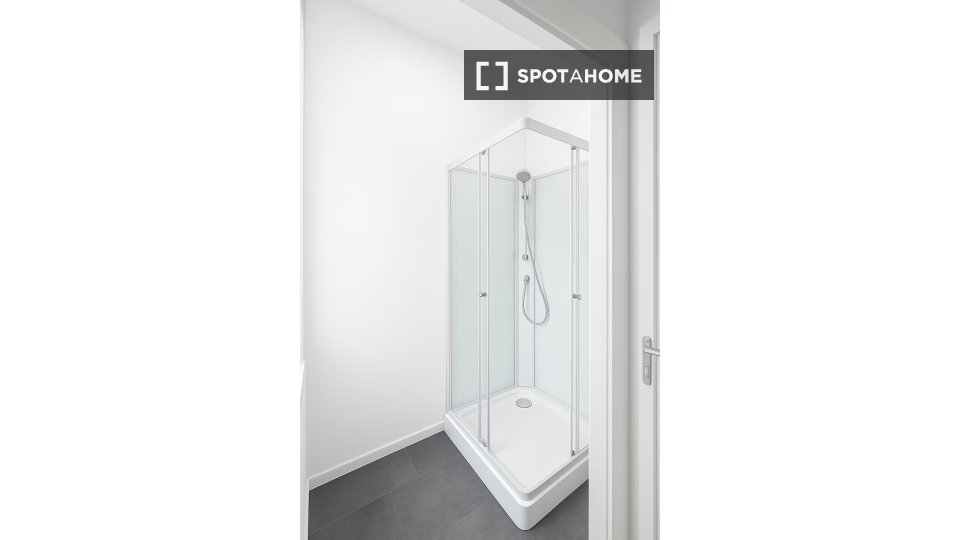Double room Munich, 2 beds — photo 14