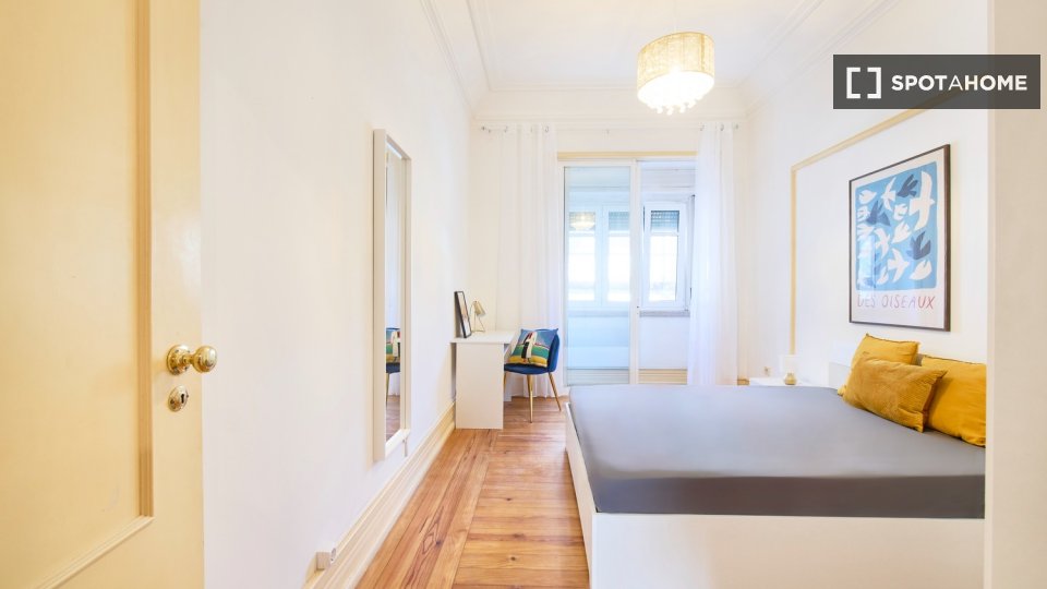 Double room Lisbon, 9 beds — photo 44