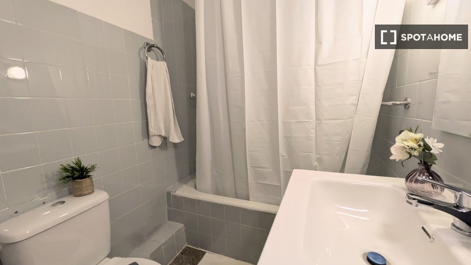 Double room Valencia, 4 beds, 100m² — photo 16