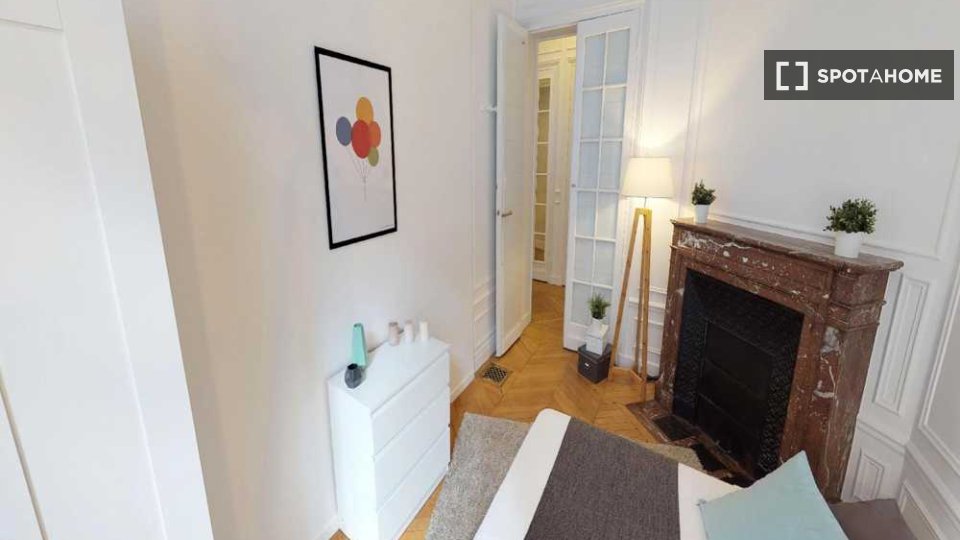 Double room Paris, 4 beds, 80m² — photo 7