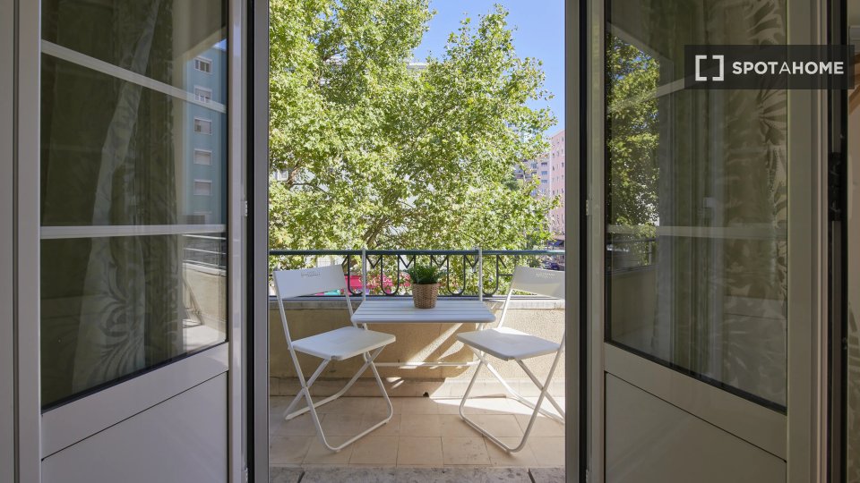 Double room Lisbon, 6 beds — photo 13