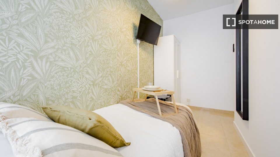 Double room Madrid, 7 beds, 113m² — photo 11