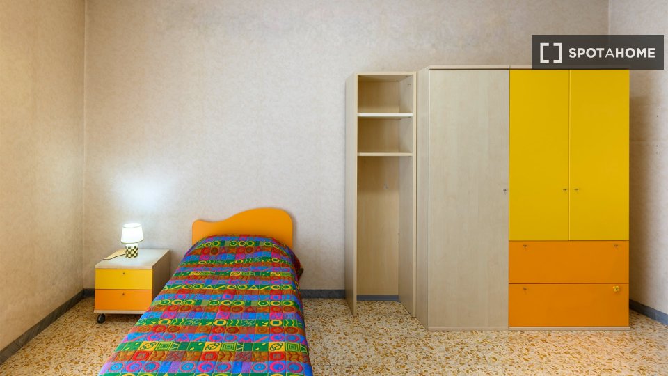 Double room Rome, 3 beds, 80m² — photo 11