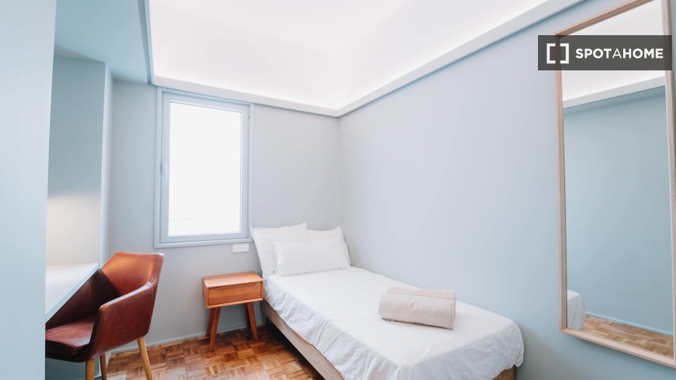 Double room Madrid, 6 beds — photo 19