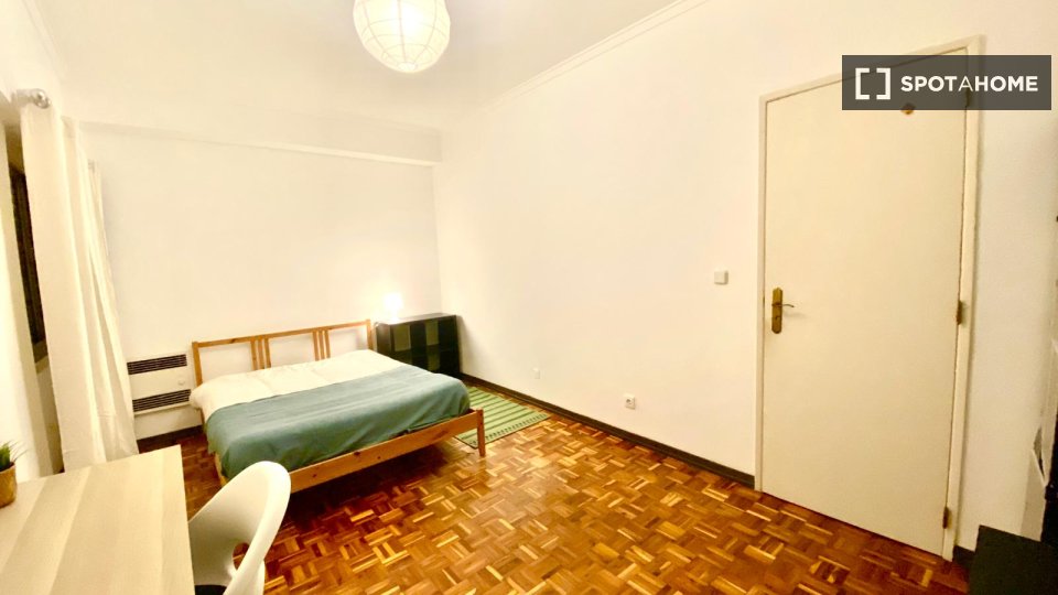 Double room Lisbon, 4 beds — photo 2