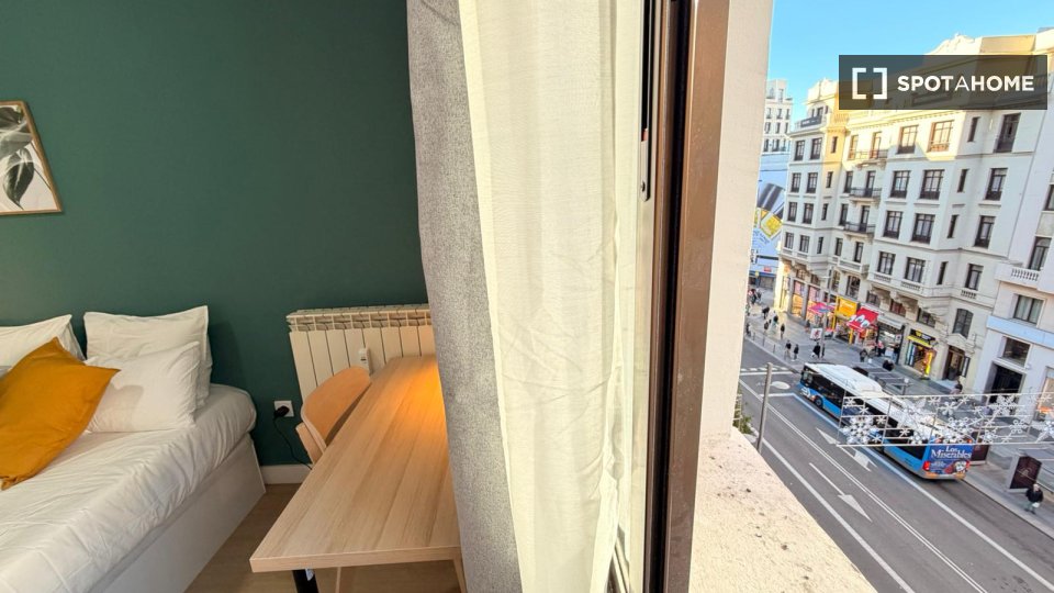 Double room Madrid, 5 beds, 90m² — photo 43