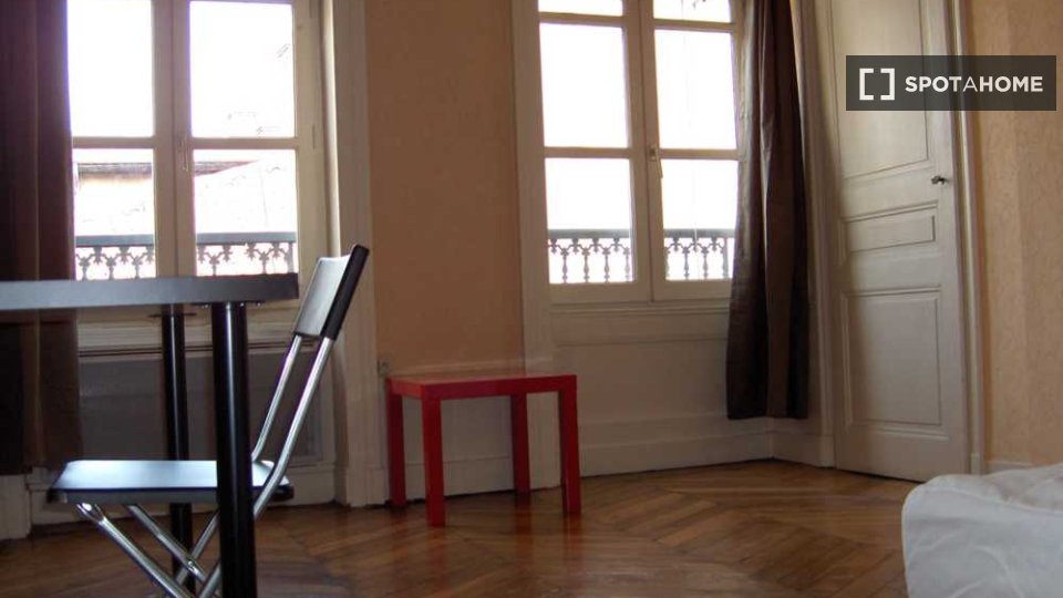 Camera doppia Lione, 5 camere, 90m² — foto 8