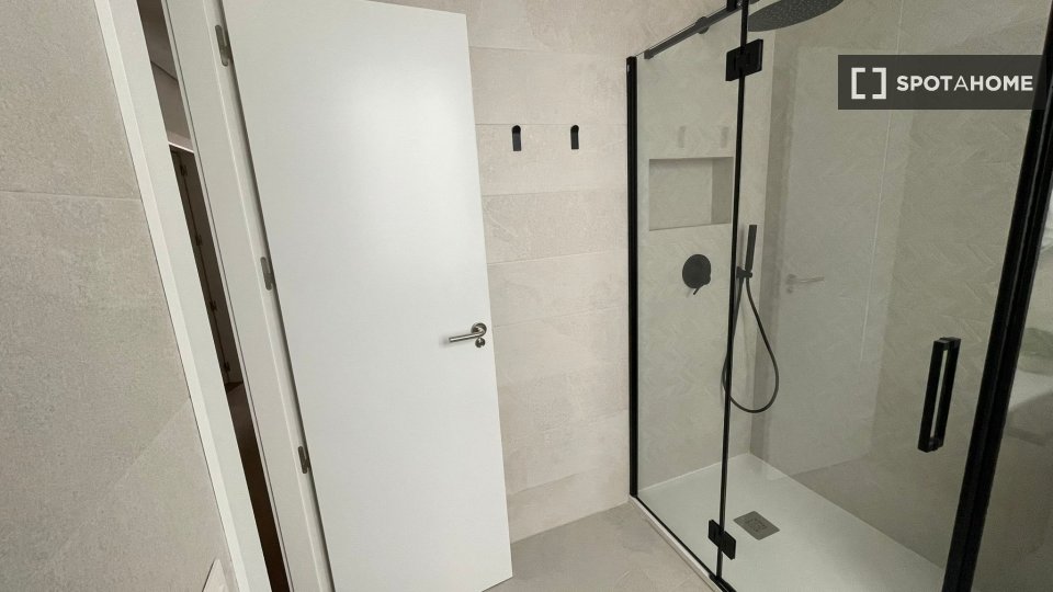 Apartment Madrid, 2 beds, 72m² — photo 3