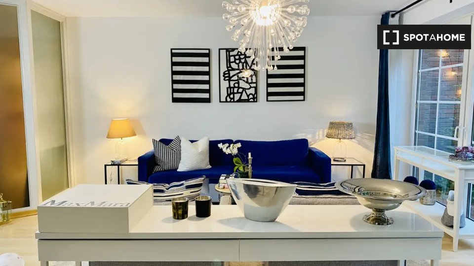 Apartment Hamburg, 2 beds, 94m² — photo 2