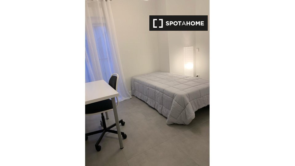 Double room Madrid, 5 beds — photo 2