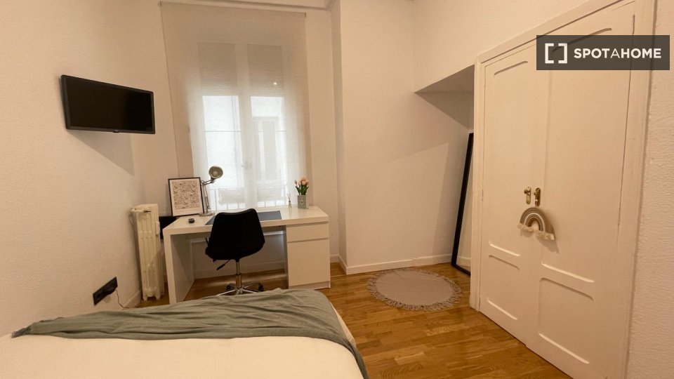 Double room Madrid, 7 beds — photo 13