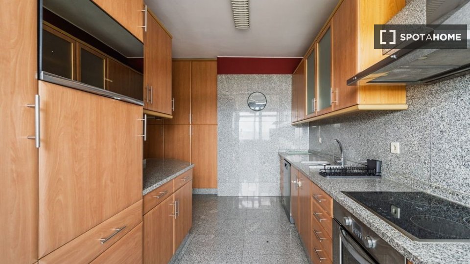 Double room Porto, 5 beds, 180m² — photo 9