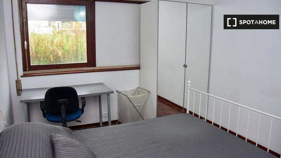 Double room Coimbra, 5 beds — photo 1