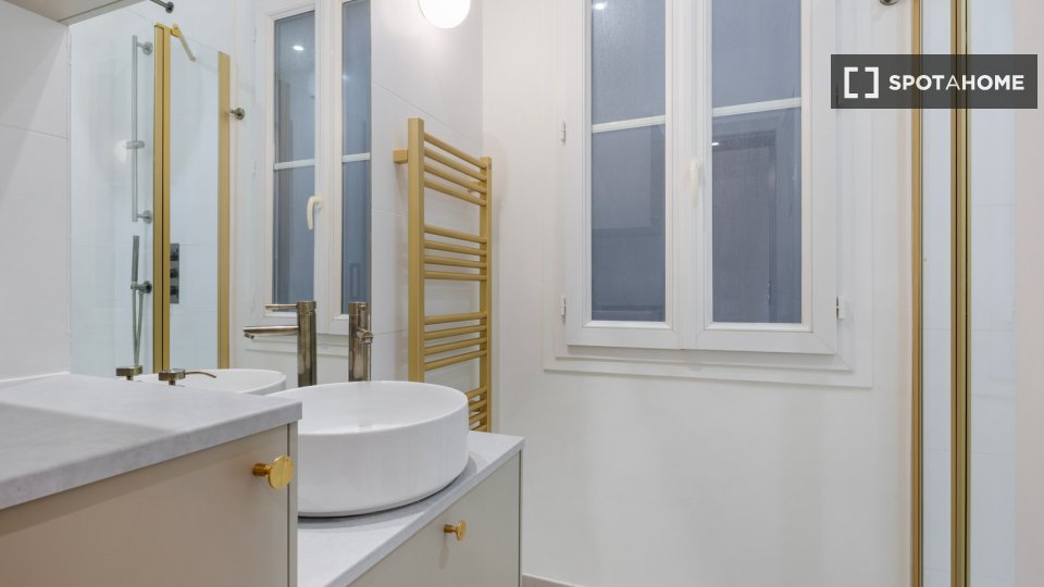 Apartment Paris, 1 bed, 33m² — photo 15