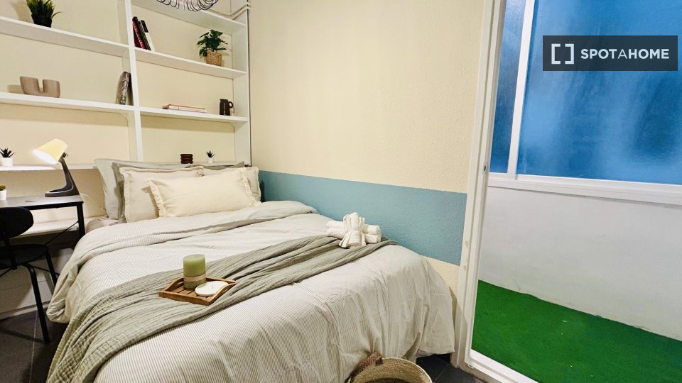 Double room Barcelona, 9 beds — photo 28