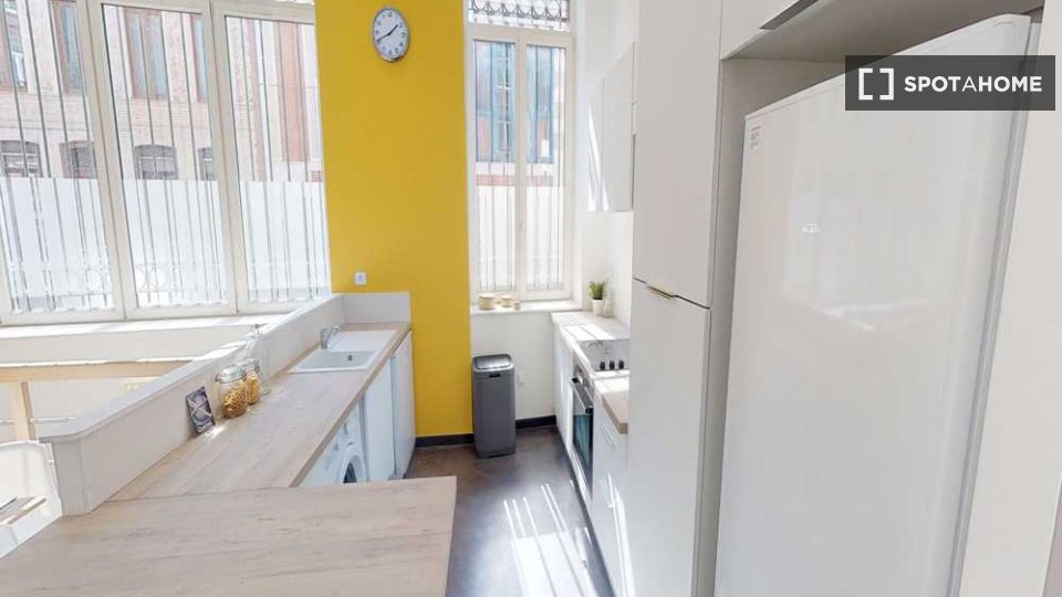 Double room Lille, 5 beds, 110m² — photo 3