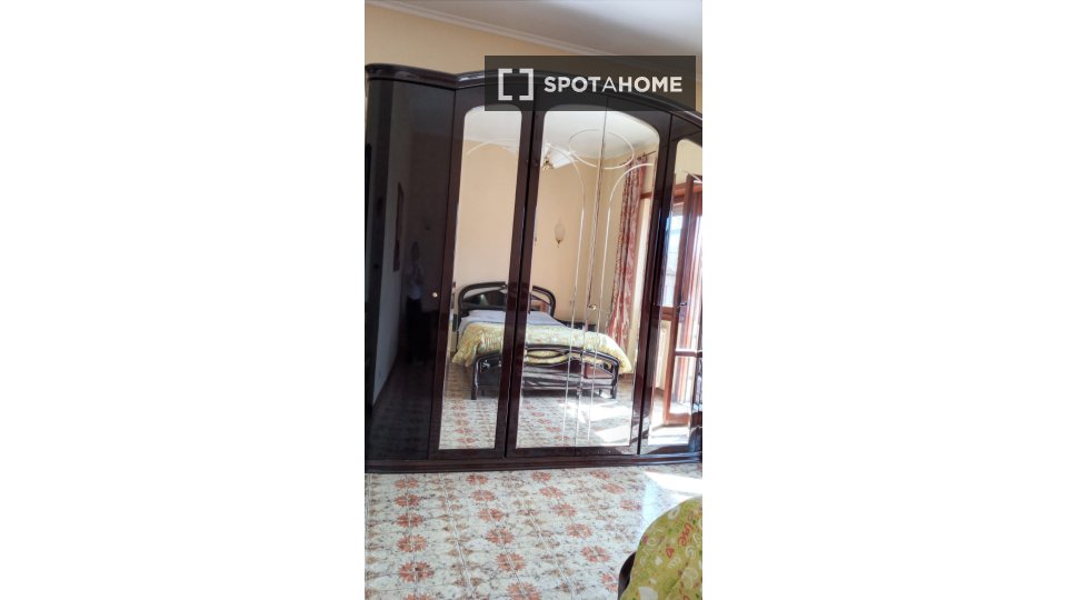 Double room Rome, 3 beds — photo 4