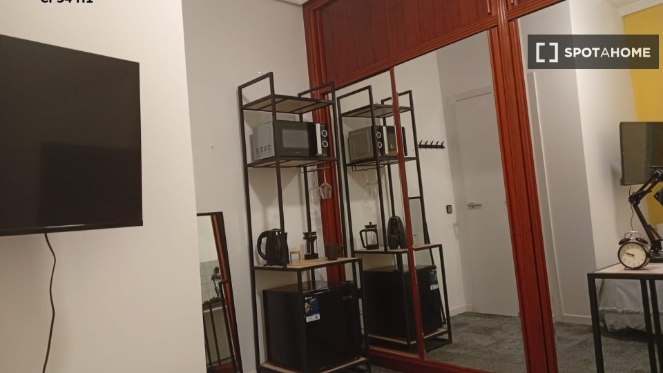 Double room Madrid, 8 beds — photo 2