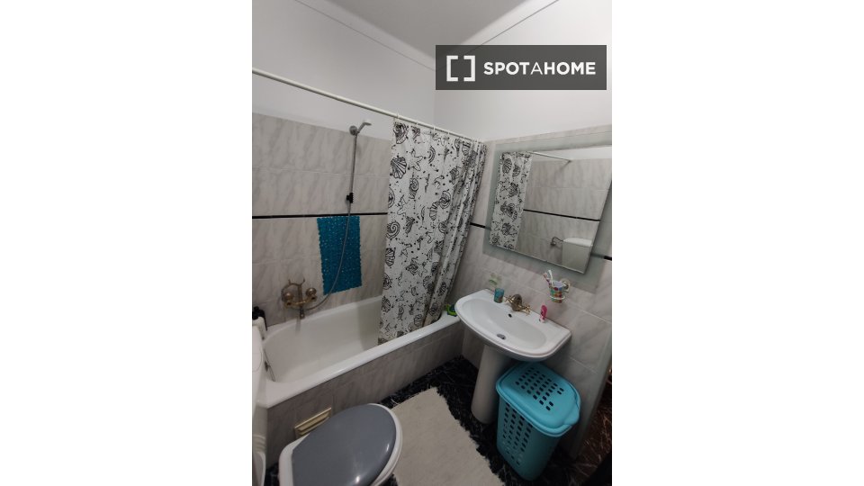 Apartment Lisbon, 2 beds, 75m² — photo 14