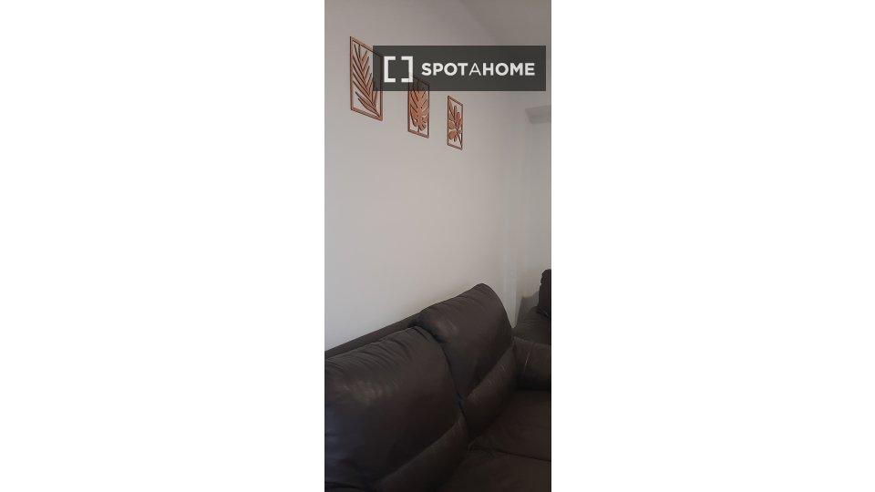 Double room Granada, 4 beds, 80m² — photo 9