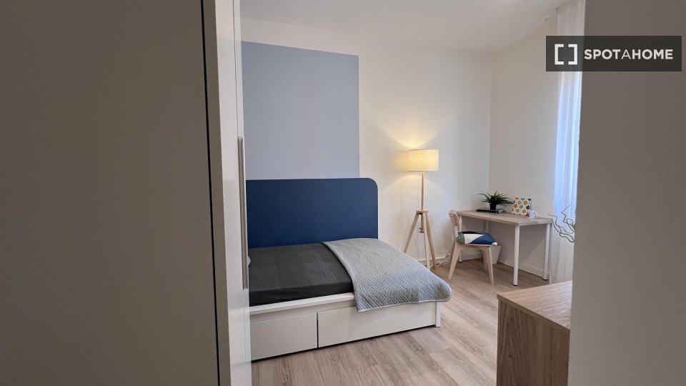 Double room Bologna, 3 beds — photo 13