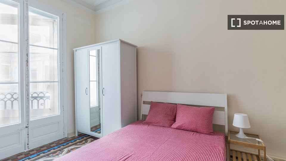 Double room Barcelona, 9 beds, 175m² — photo 11