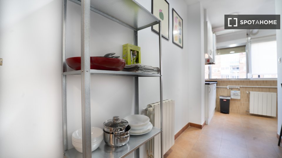 Double room Madrid, 4 beds — photo 9