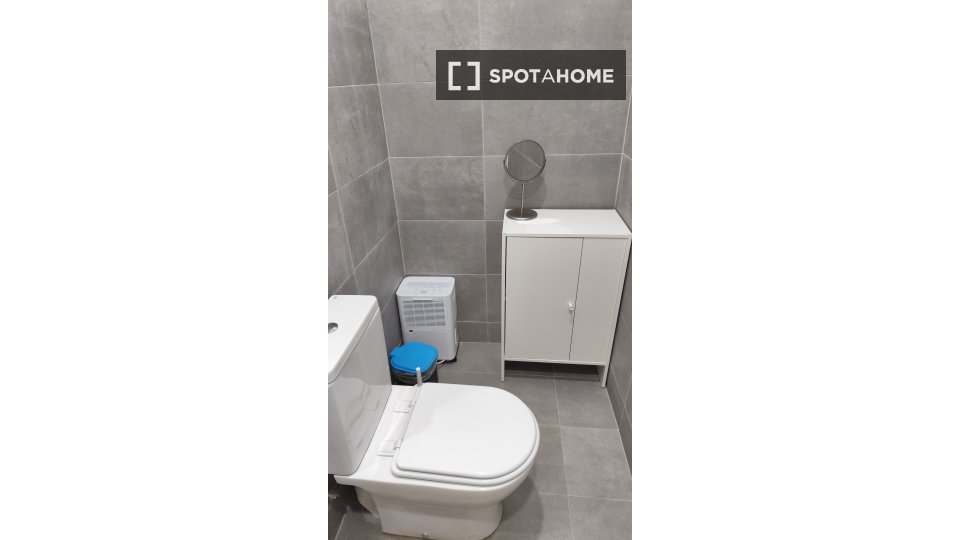 Double room Porto, 1 bed, 85m² — photo 8