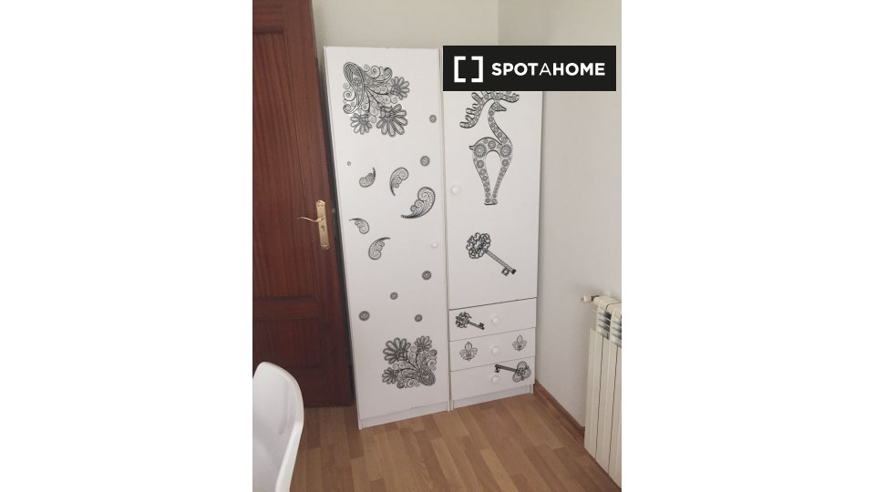 Double room Madrid, 4 beds, 90m² — photo 3