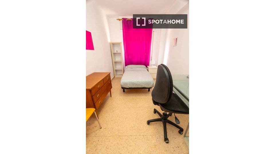 Double room Valencia, 4 beds — photo 14